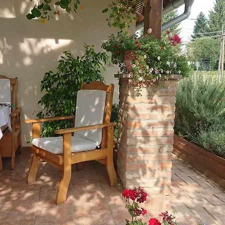 Agnes Apartman アパート